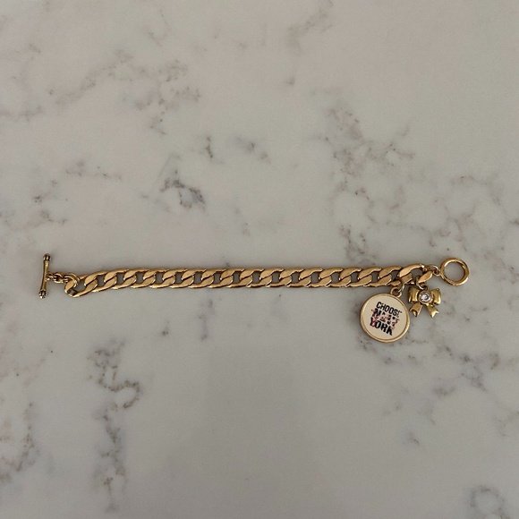 Juicy Choose New York Bracelet - Picture 2 of 6